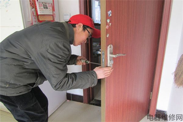 怎么撬锁普通小锁 怎么撬锁普通小锁