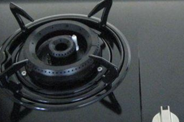 燃气灶小火调大火发出响声