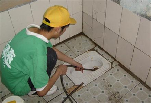 疏通厕所用什么办法好？疏通马桶要多少钱
